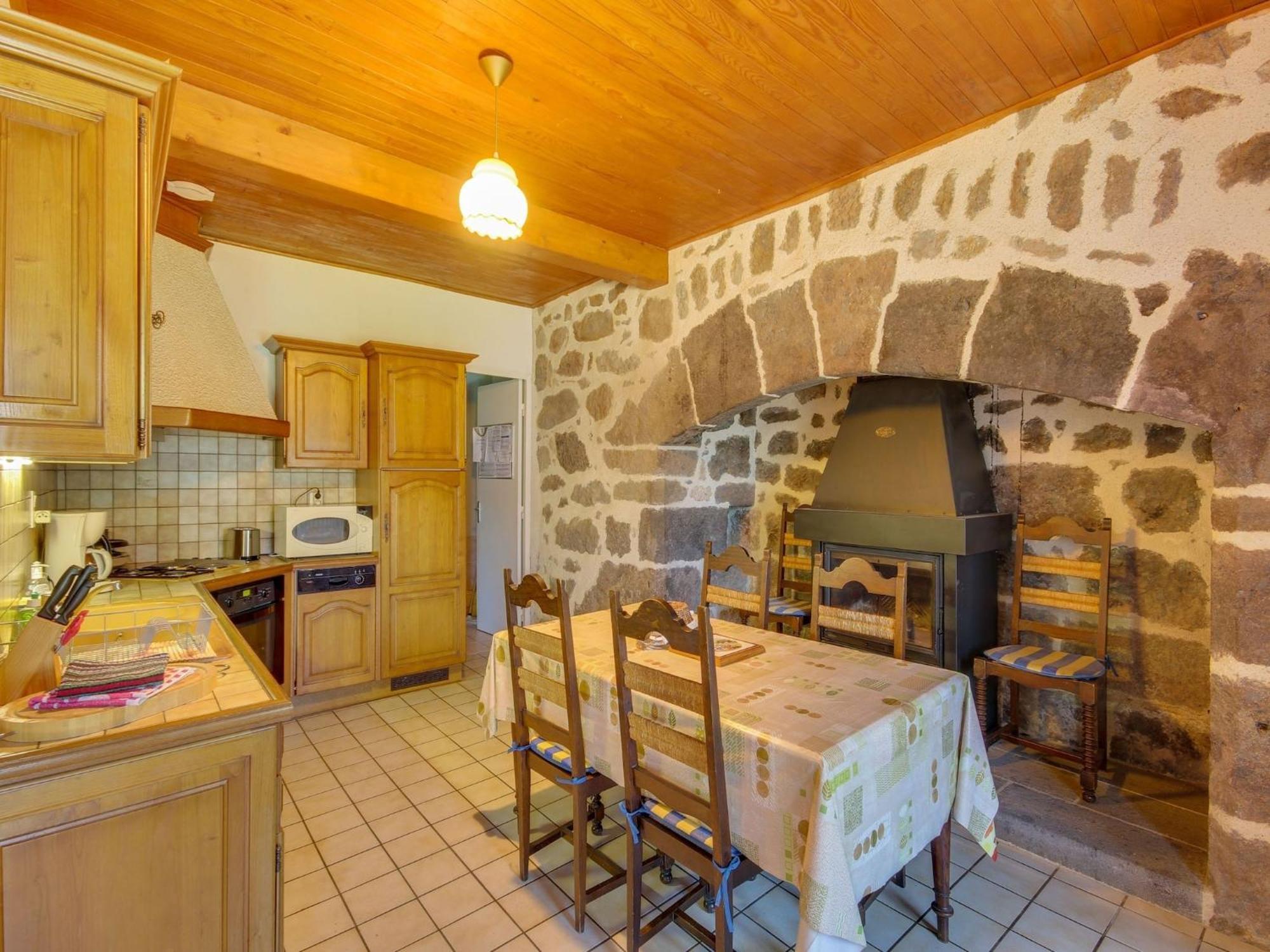 Beautiful Villa In The Parc Des Volcans D Auvergne Vic-sur-Cère Exterior foto